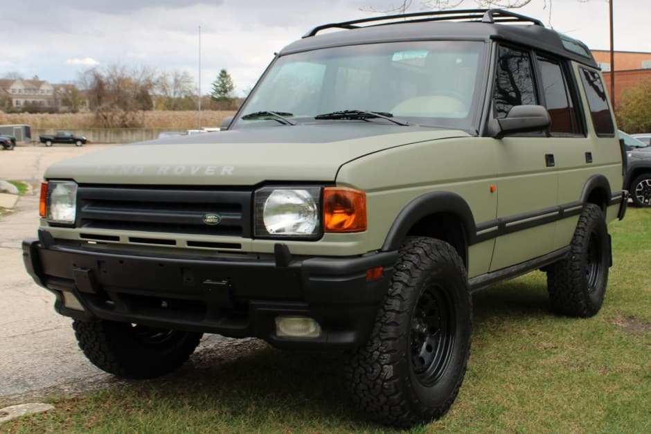 1995 Land Rover Discovery sold for $9,650