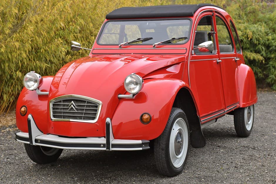 0 Citroen 2CV sold for $20,000