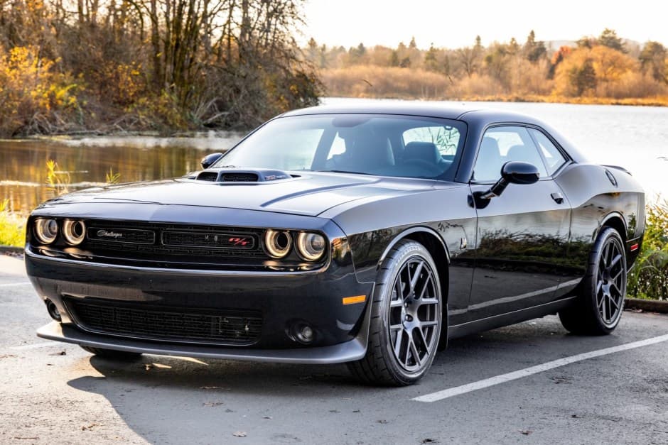 2016 Dodge Challenger SRT8 & 392 sold for $29,250