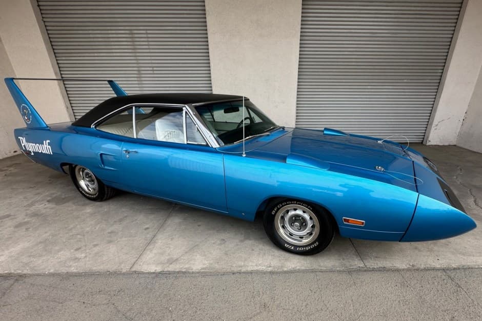 1970 Plymouth Superbird & Dodge Charger Daytona sold for $236,000