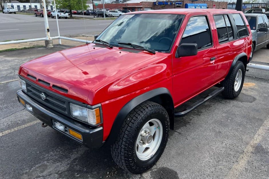 1995 Nissan Pathfinder sold for $7,500
