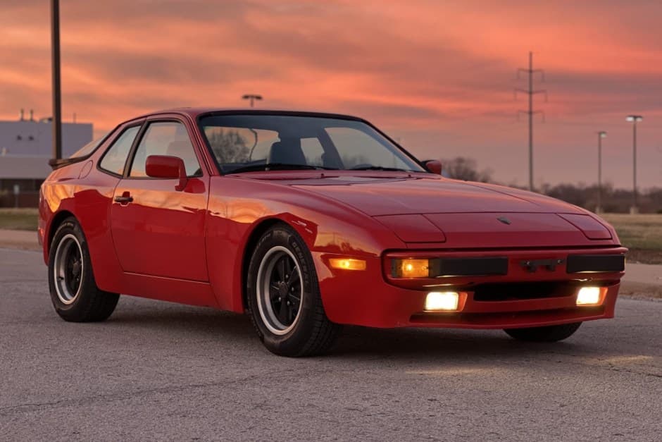 1983 Porsche 944 sold for $15,944