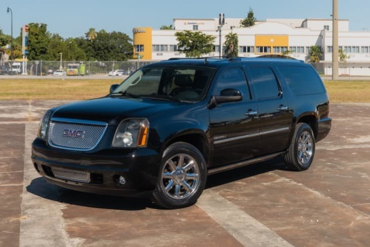 2011 GMC Yukon GMT900 sold for $17,000