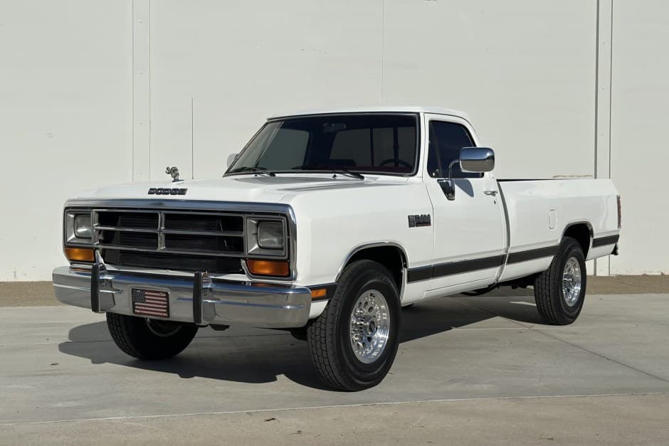 1990 Dodge Ram (1981-1993) sold for $26,777