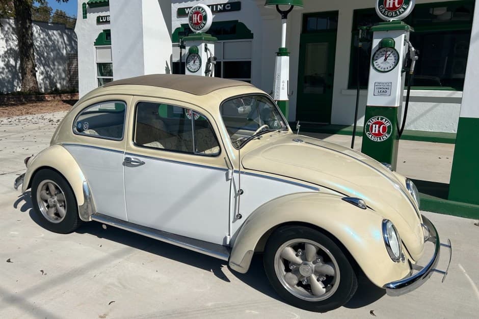1962 Volkswagen Beetle (1958-1979) sold for $19,000