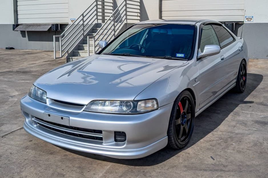 1996 Acura Integra Type R sold for $14,750