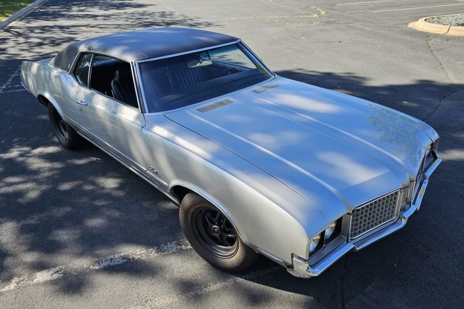 1972 Oldsmobile Cutlass sold for $16,000