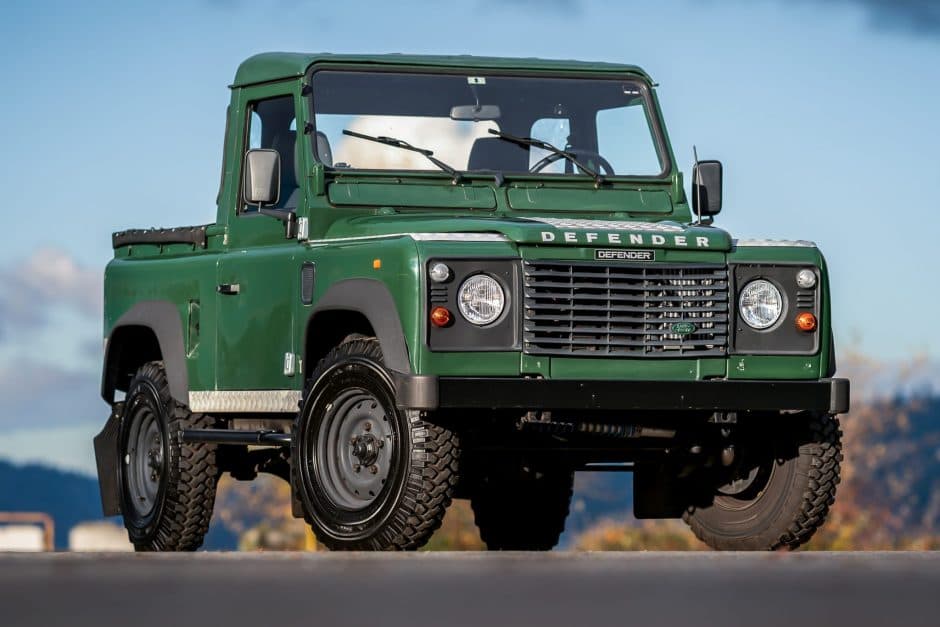 1997 Land Rover 90 / Defender 90 (Euro Spec) sold for $28,000