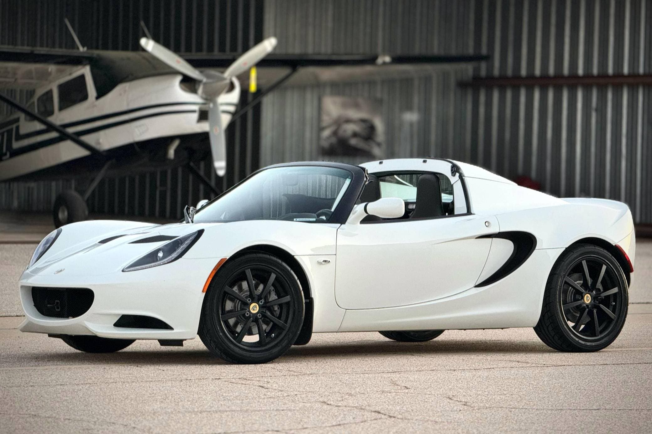 2011 Lotus Elise sold for $60,500