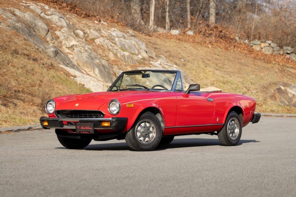 1980 Fiat 124 Spider (1966-1985) sold for $17,000