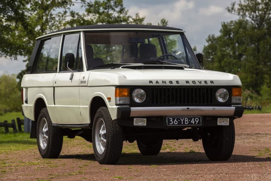 1977 Land Rover Range Rover Classic sold for $31,750