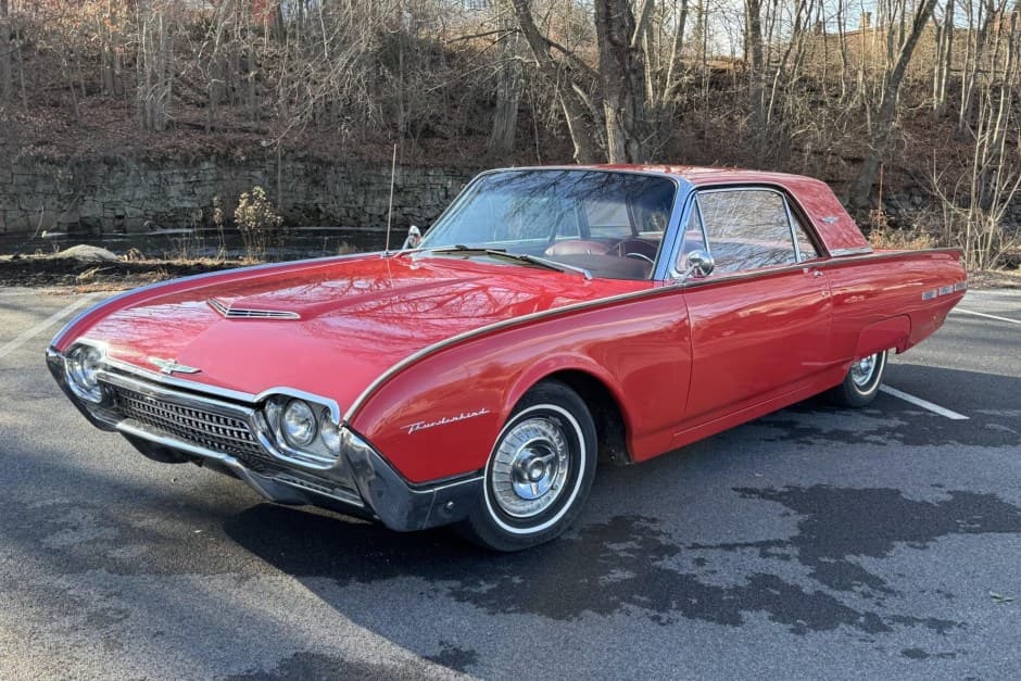 1962 Ford Thunderbird (1961-1963) sold for $9,400