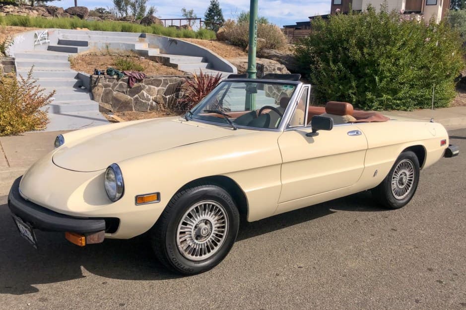 1979 Alfa Romeo 105/115 Spider Series 2 sold for $7,000