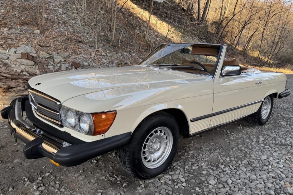 1978 Mercedes-Benz R107 SL sold for $9,500