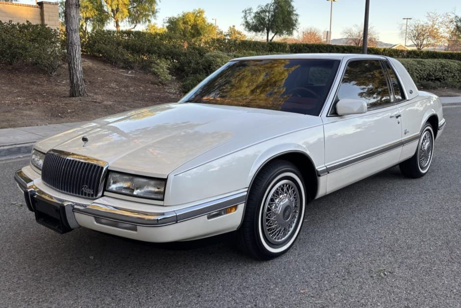 1990 Buick Riviera sold for $11,250