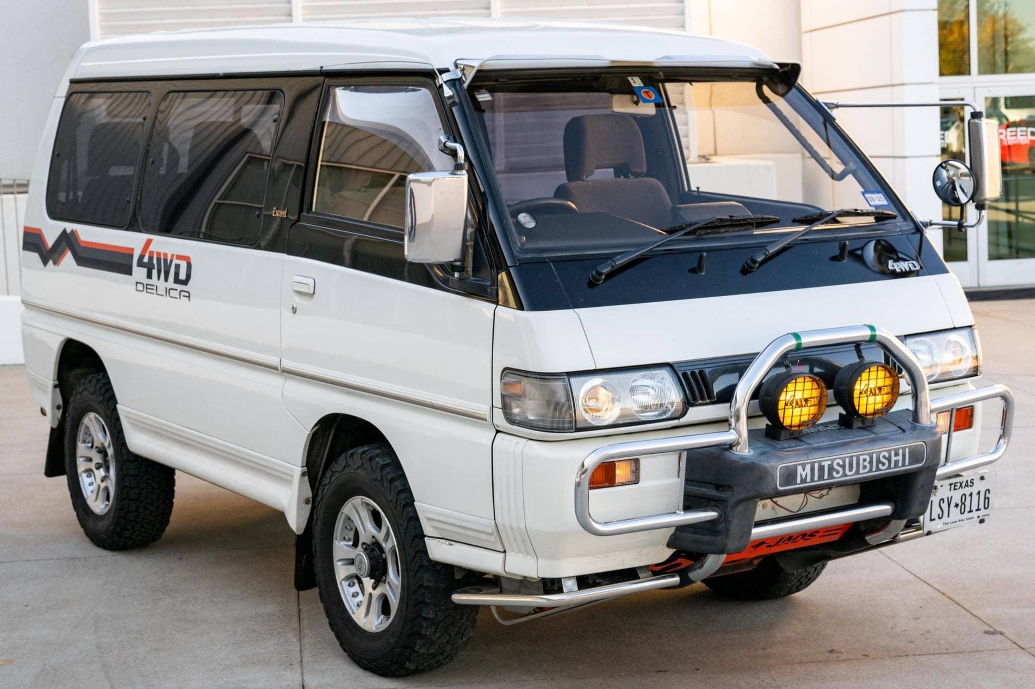 1993 Mitsubishi Delica sold for $14,500