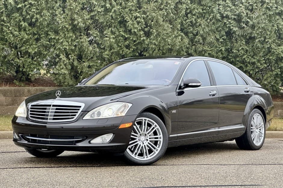2008 Mercedes-Benz W221 S-Class sold for $32,250