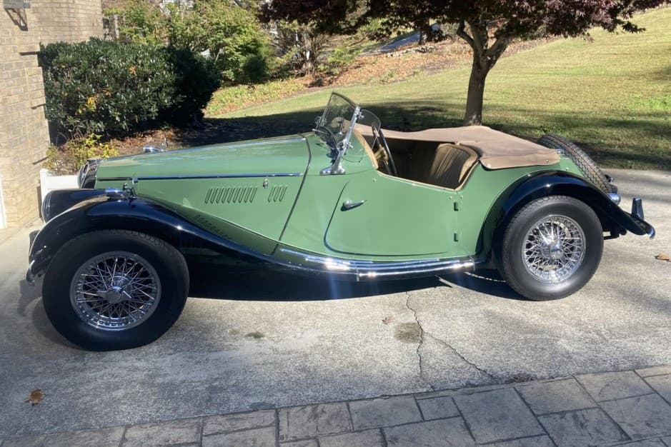 1954 MG TF sold for $17,750