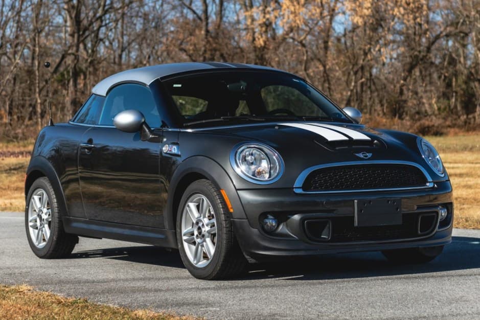 2012 Mini R58 & R59 Coupe & Roadster sold for $10,400