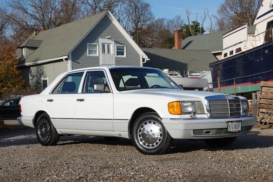 1990 Mercedes-Benz W126 S-Class sold for $6,800