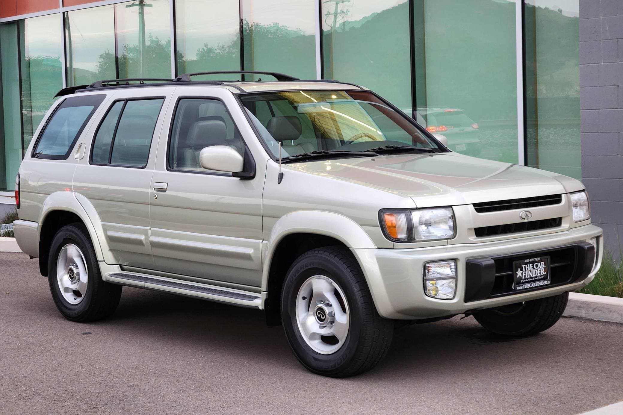 1998 Infiniti QX4 sold for $9,669