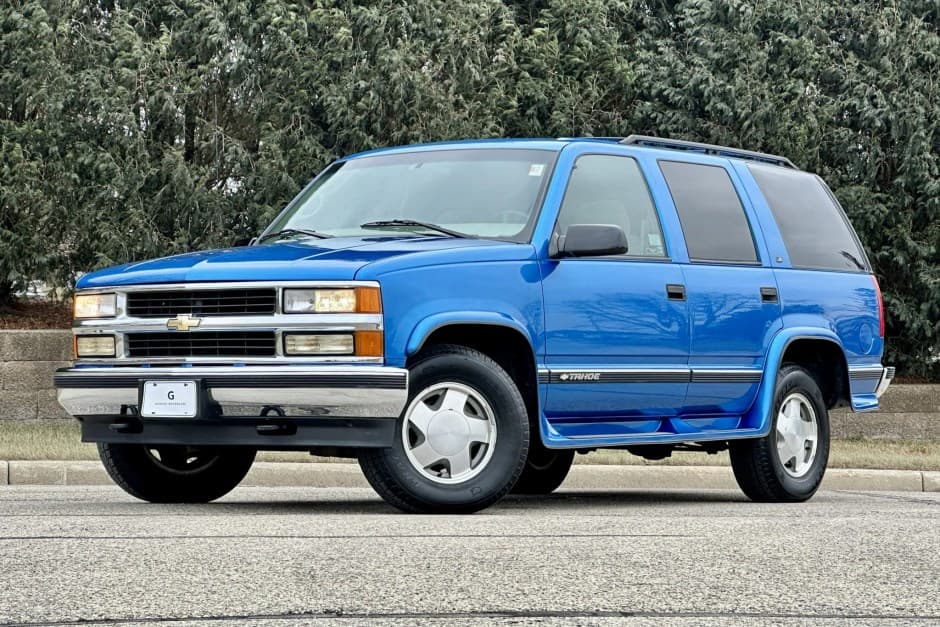 1998 Chevrolet Tahoe GMT400 sold for $17,000