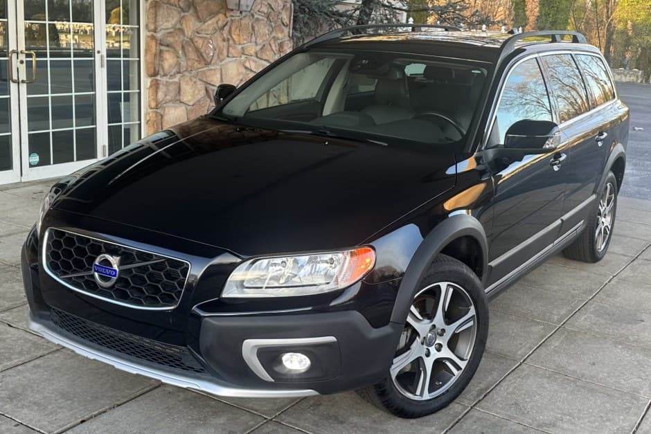 2014 Volvo XC70 sold for $11,500