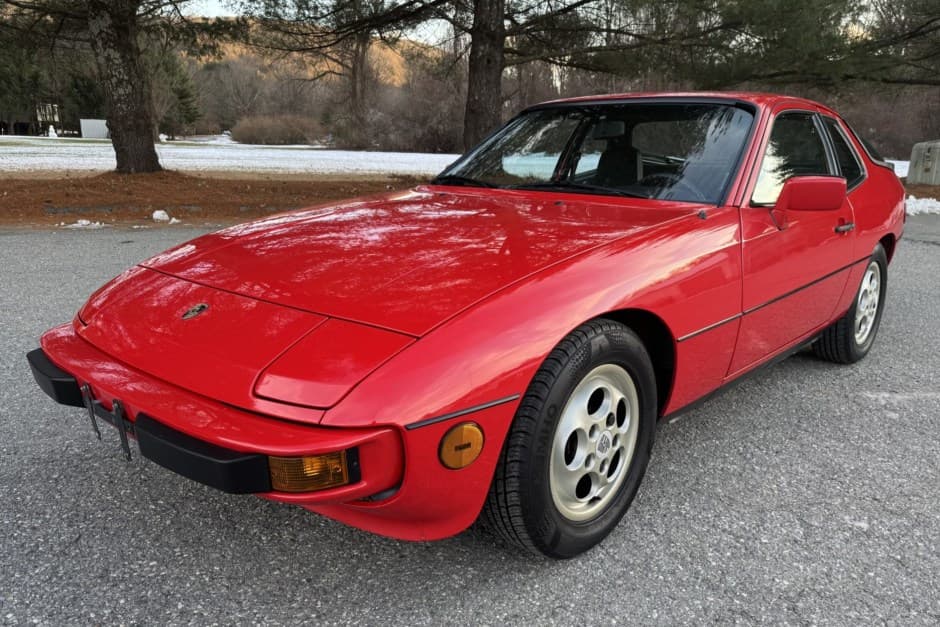 1987 Porsche 924 sold for $12,500