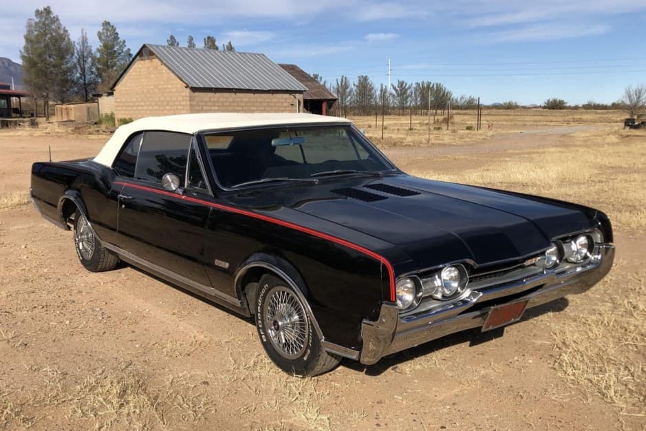 1967 Oldsmobile 442 sold for $22,567