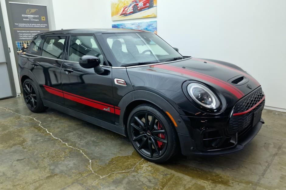 2022 Mini  sold for $29,860