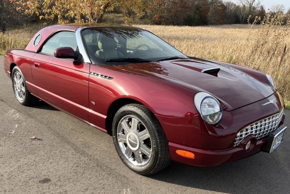2004 Ford Thunderbird (2002-2005) sold for $16,750