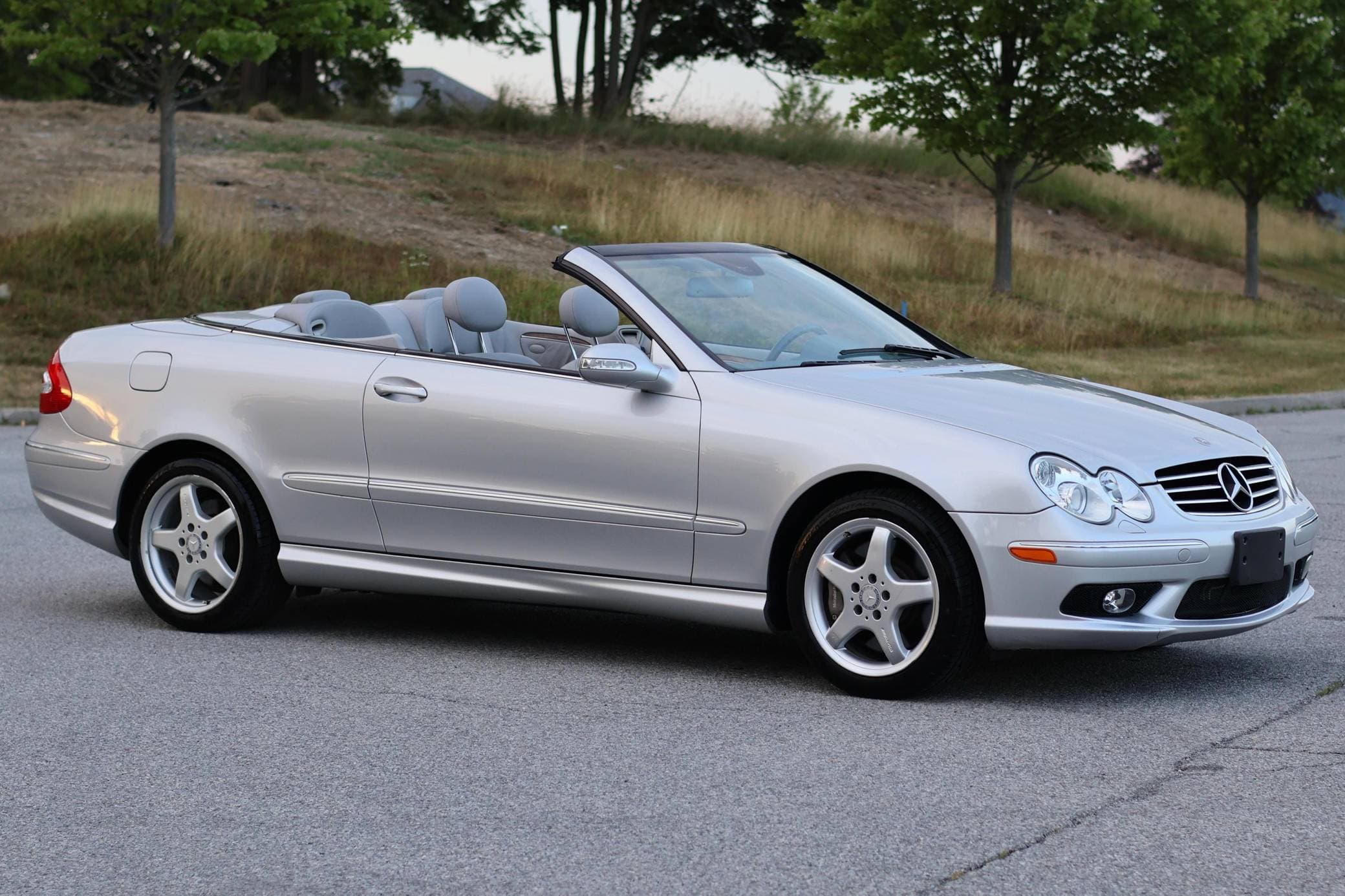 2004 Mercedes-Benz CLK-Class sold for $10,100