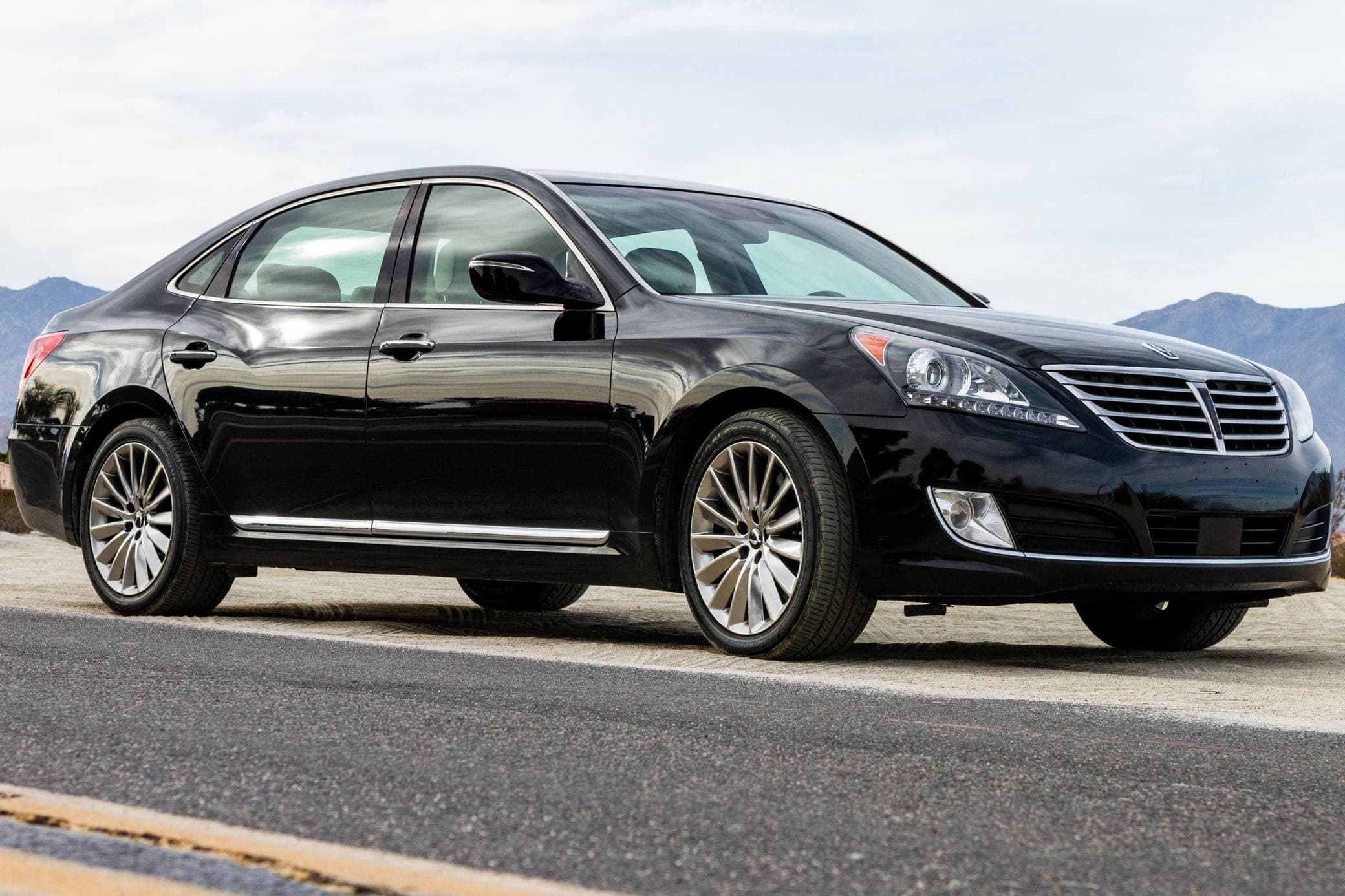 2014 Hyundai Equus sold for $15,111