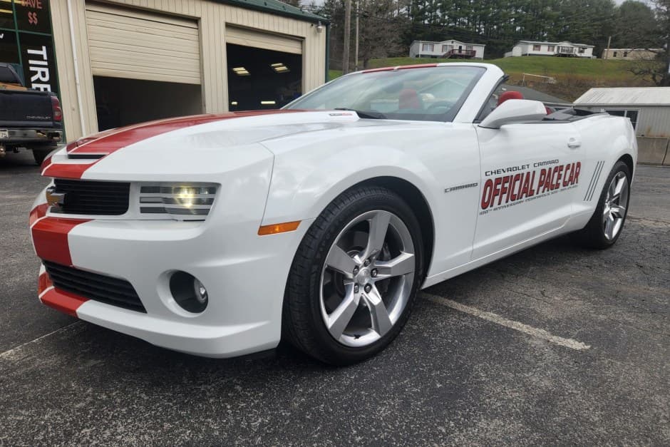2011 Chevrolet Camaro 5th Generation 2010-2015 sold for $30,100
