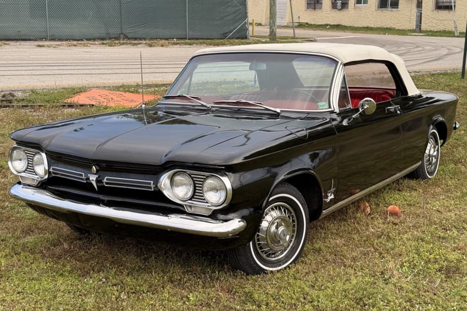 1962 Chevrolet Corvair (1960-1964) sold for $10,900