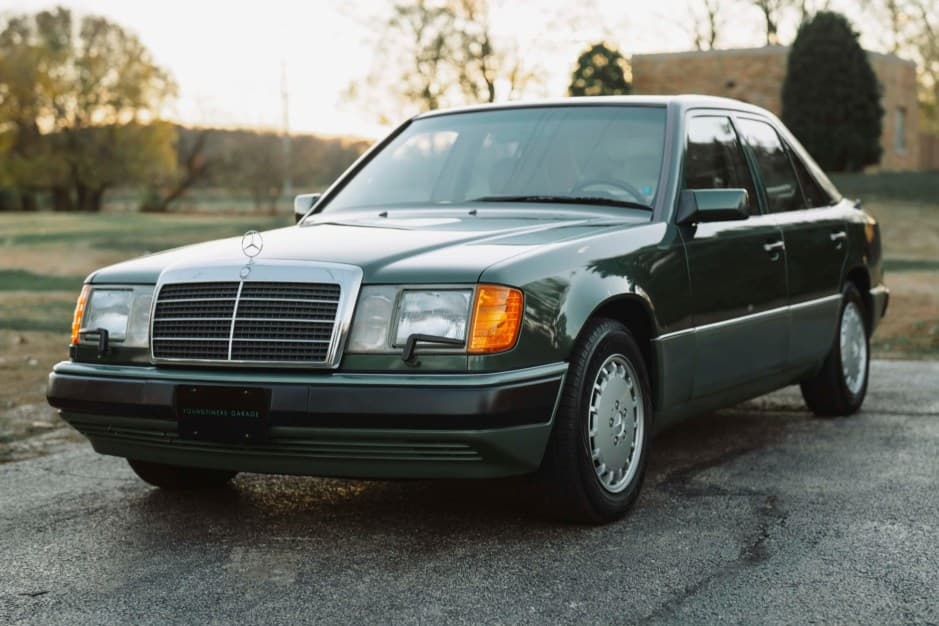 1993 Mercedes-Benz W124 E-Class sold for $39,000