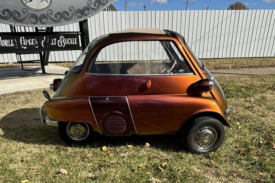 1958 BMW Isetta sold for $16,000