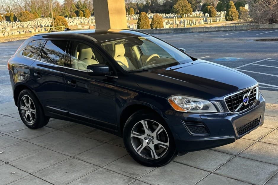 2013 Volvo  sold for $8,150