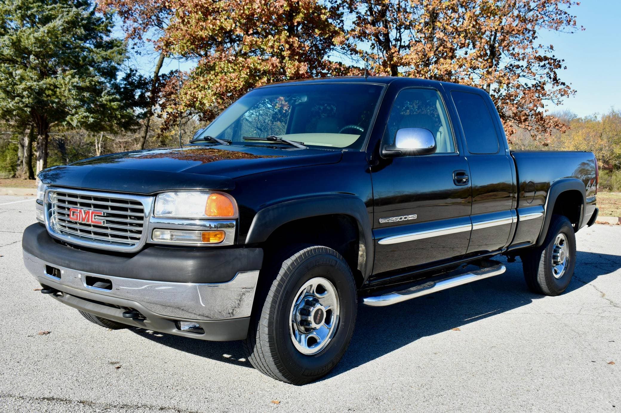 2001 GMC Sierra sold for $13,953