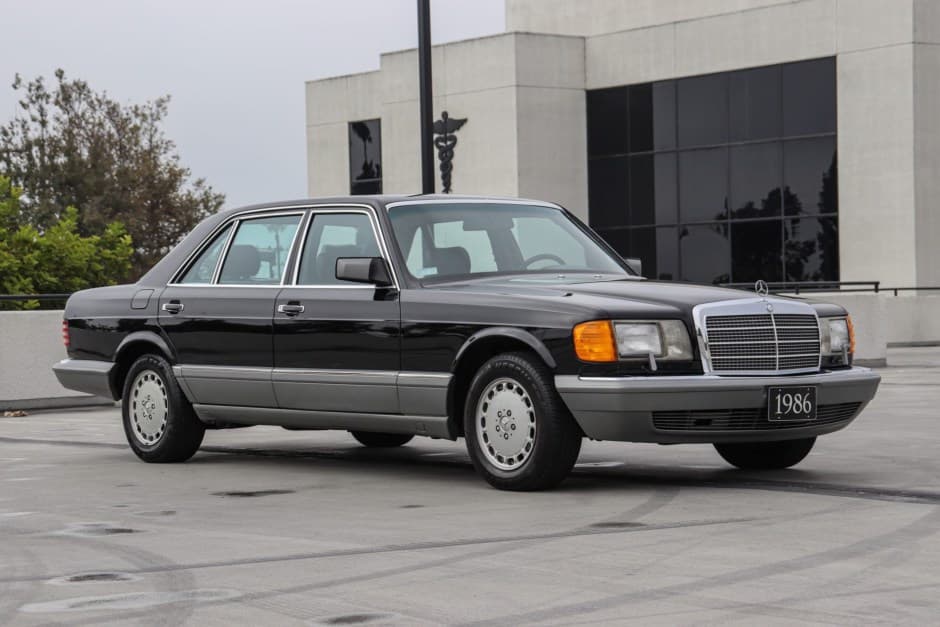 1986 Mercedes-Benz W126 S-Class sold for $16,550