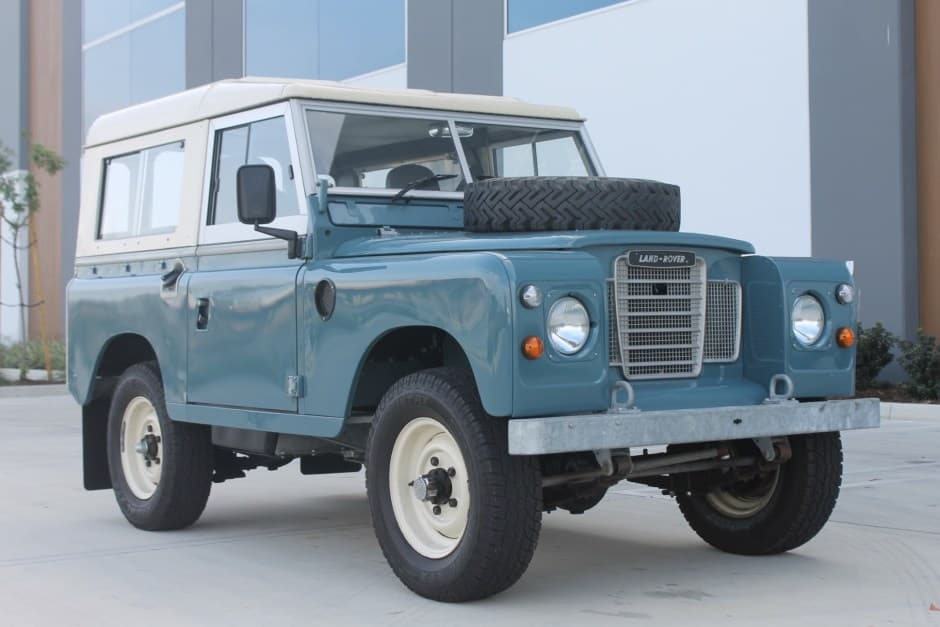 1974 Land Rover Series 88 sold for $51,500