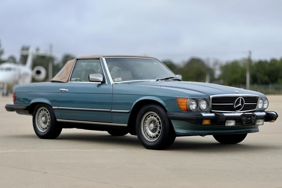 1984 Mercedes-Benz R107 SL sold for $7,006
