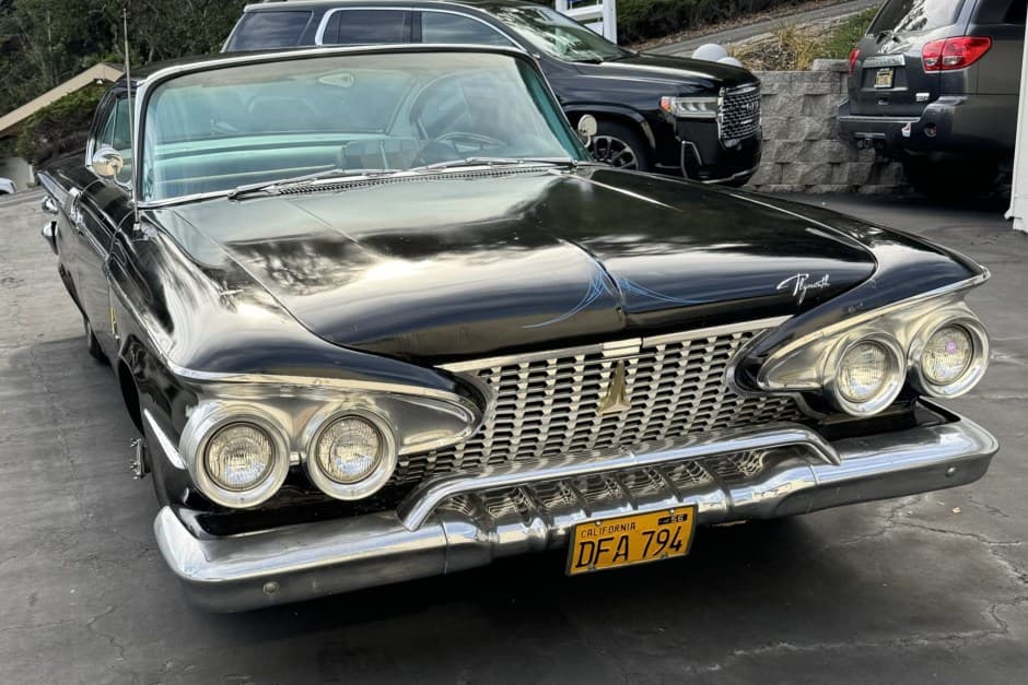 1961 Plymouth Fury sold for $17,413