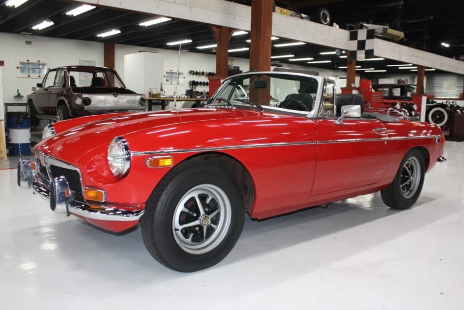 1973 MG MGB sold for $8,300