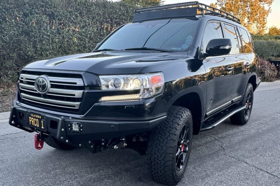 2016 Toyota Land Cruiser 200-Series sold for $71,000