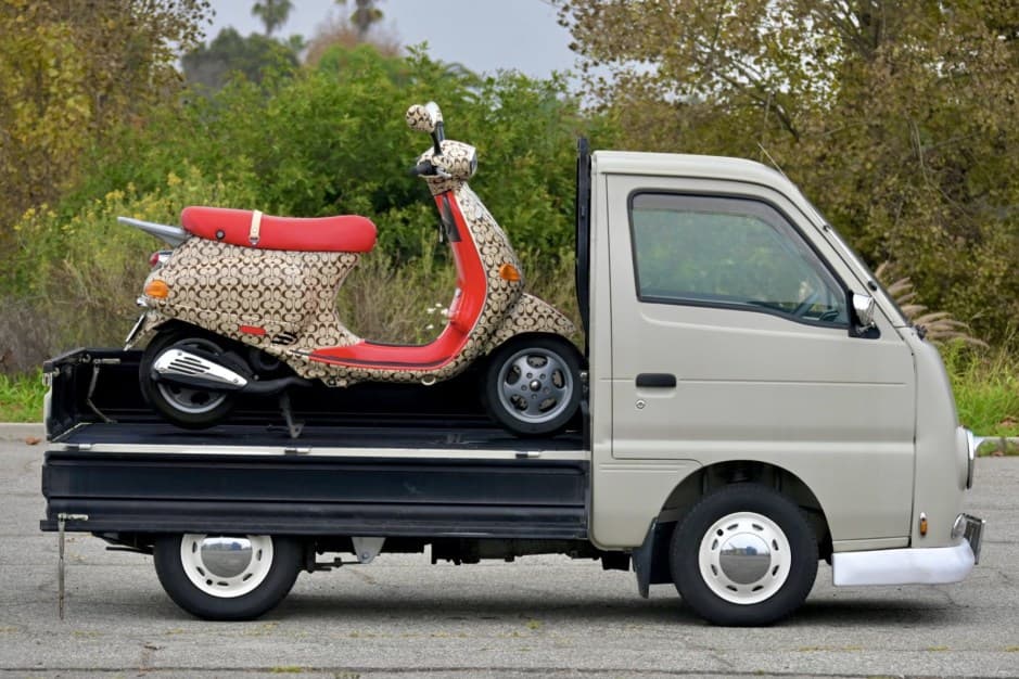 1998 Suzuki Carry sold for $7,900