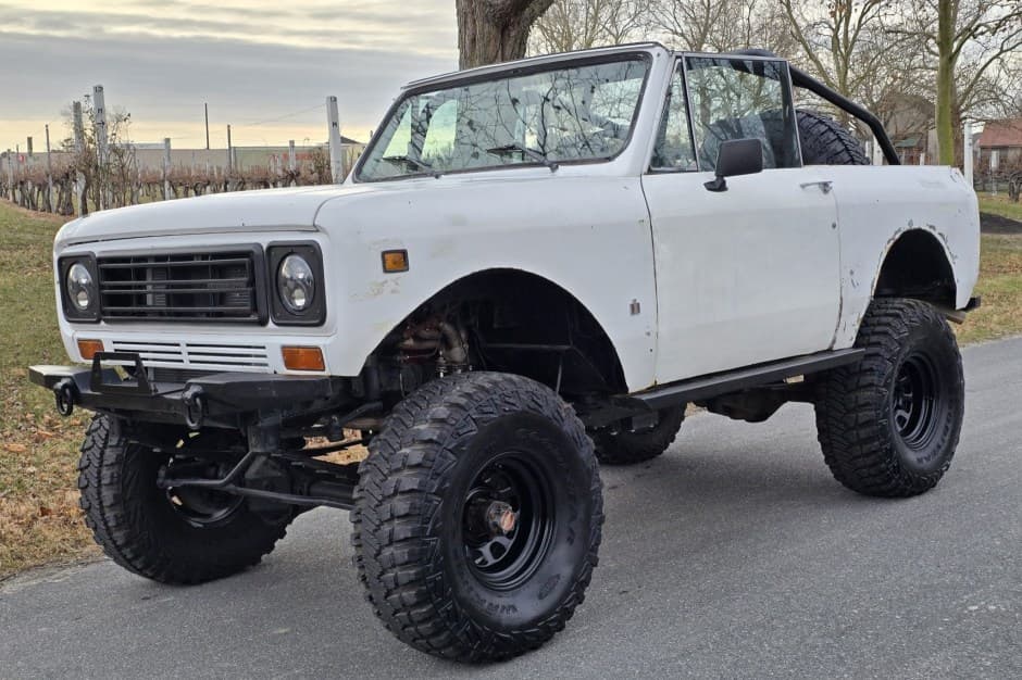 1979 International Harvester Scout sold for $12,250
