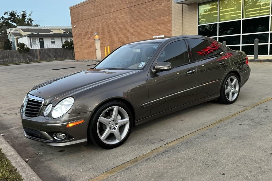 2009 Mercedes-Benz W211 E-Class sold for $14,500