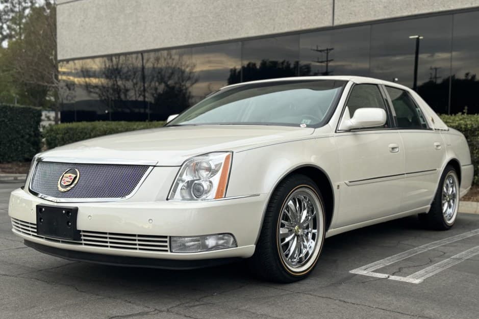 2007 Cadillac DTS sold for $18,500