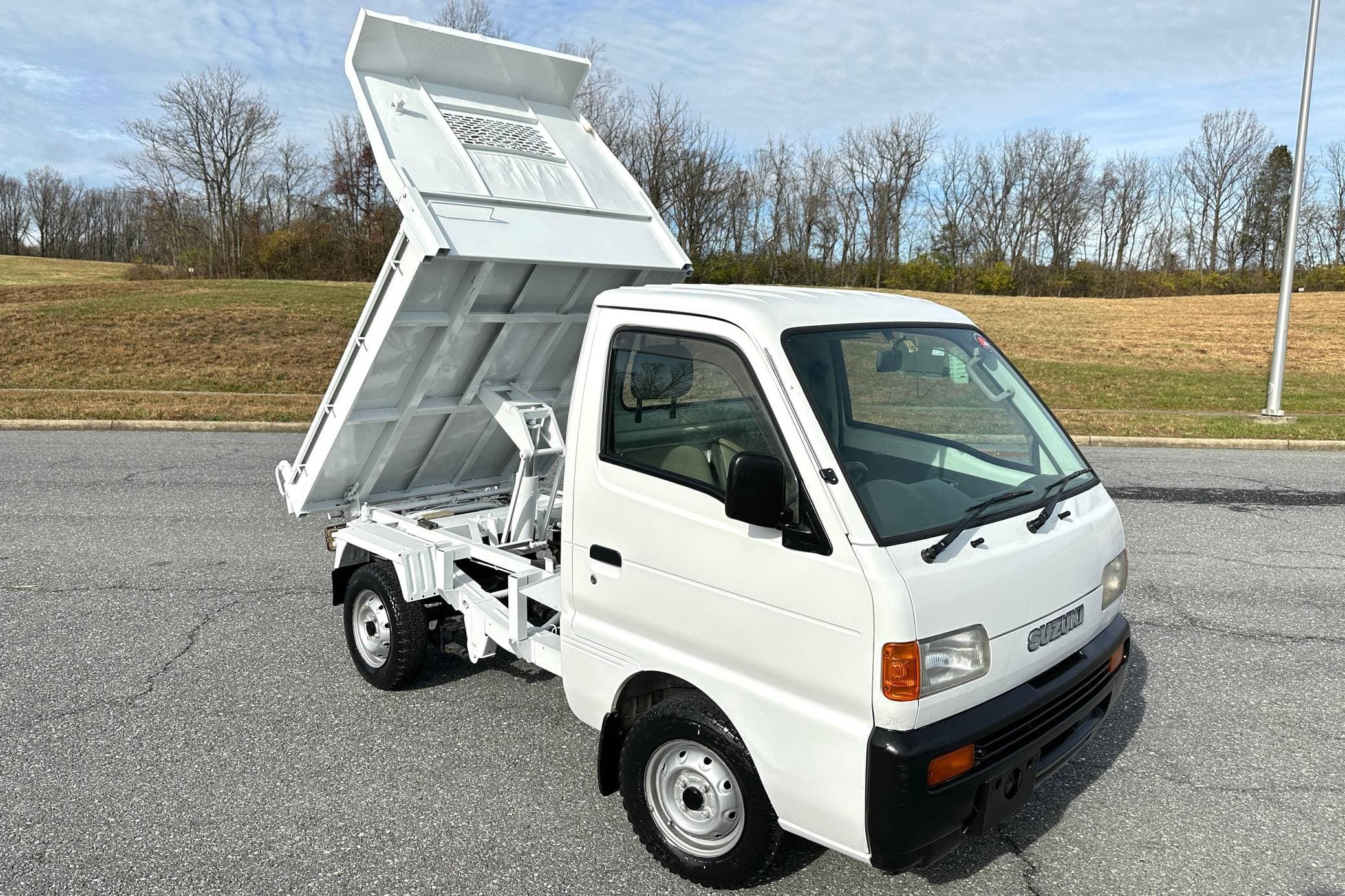1997 Suzuki Carry Truck sold for $7,205